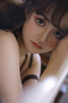 《善良的女邻居》